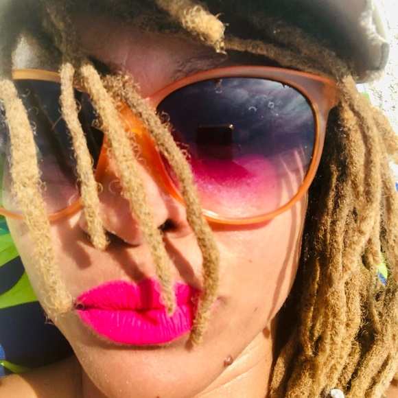 Meet your Posher, Sassy - Picture 5 of 13